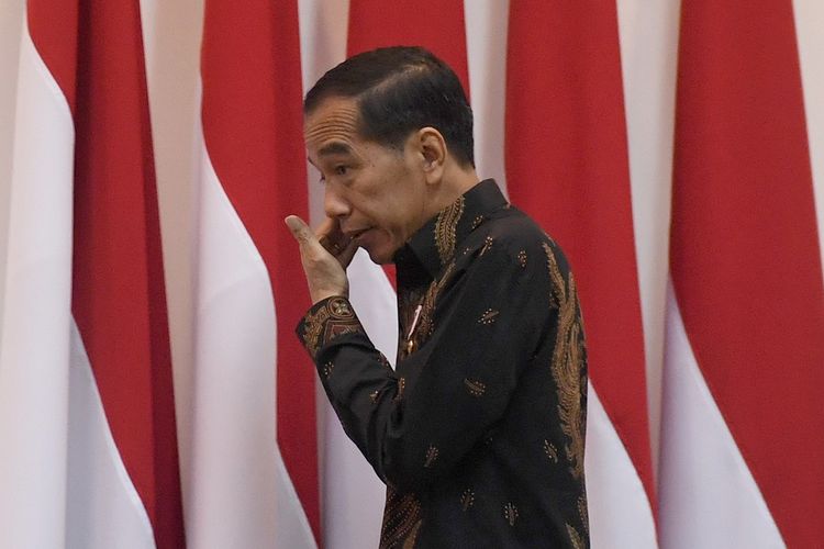 Pakar Politik Tantang Jokowi Tunjukkan Negara Yang Berhasil Tangani Corona Dengan Memberikan Diskon Pesawat