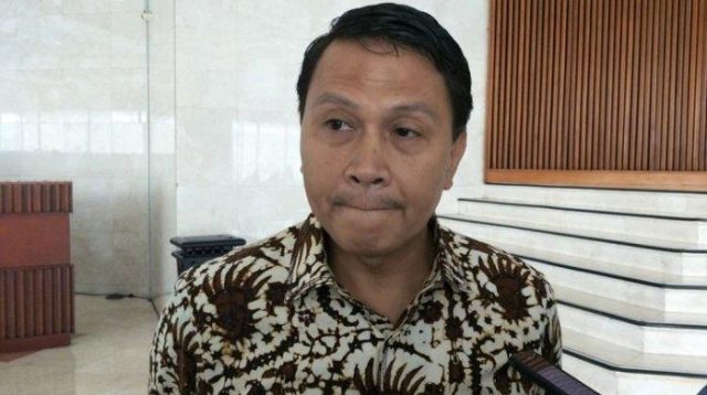PKS Kritik Tindakan Jokowi Bagikan Langsung Sembako Ke Rumah-Rumah Warga
