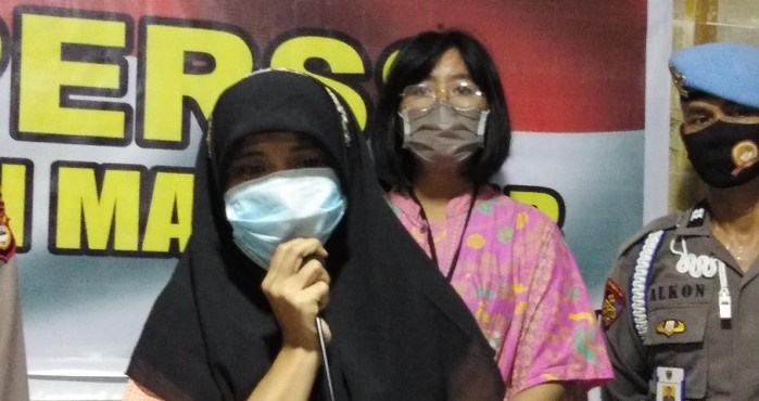 Wanita yang Melempar Al-Qur'an di Makassar Ngaku Dosen-KTP Bergelar S2, Ternyata Bohong