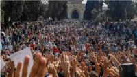 Protes Pernyataan Presiden Prancis, Ribuan Warga Palestina Unjuk Rasa di Kota Tua Yerusalem