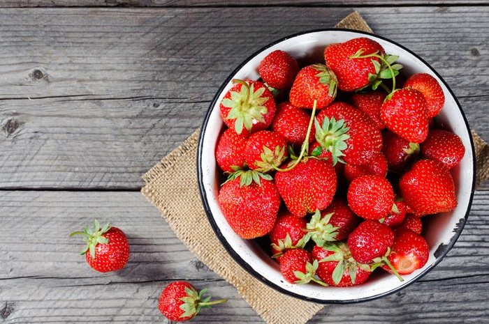 Strawberry Bantu Petani Ini Kantongi Omzet Ratusan Juta