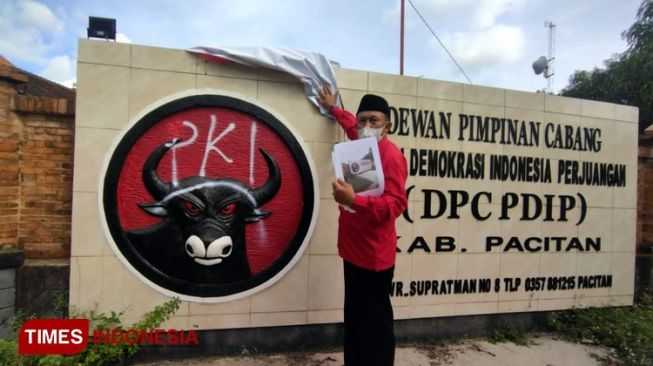 Teror Vandalisme 'PKI' di Logo Banteng DPC PDIP Kabupaten Pacitan