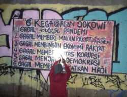 Di Cikini Dibongkar Petugas, Mural “6 Kegagalan Jokowi” Kembali Muncul di Kuningan