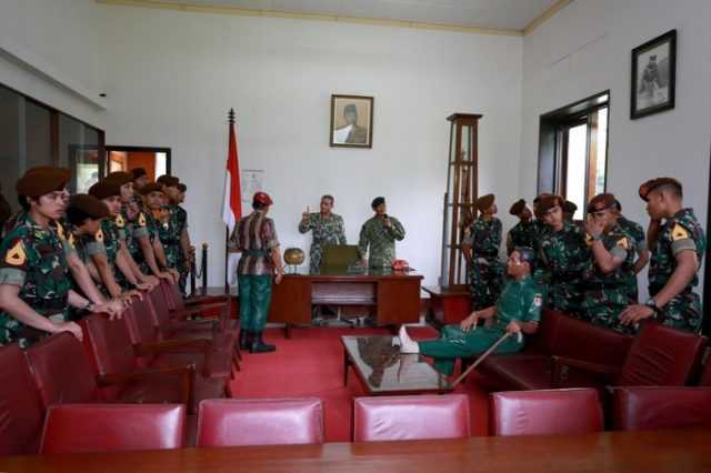 Pembongkaran diorama tokoh TNI penumpas PKI di Markas Kostrad menuai kritik. Said Didu menyebut kemungkinan terjadi dugaan pelanggaran