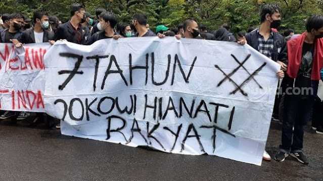 Kecewa Jokowi ke Kalimantan, Mahasiswa: Pengkhianat!