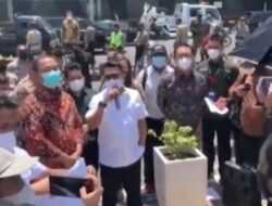 Video Moeldoko Diusir dan Ditolak Bicara oleh Pendemo: Kami Bukan Teman Bapak, Pelanggar HAM jangan Dikasih Ruang!
